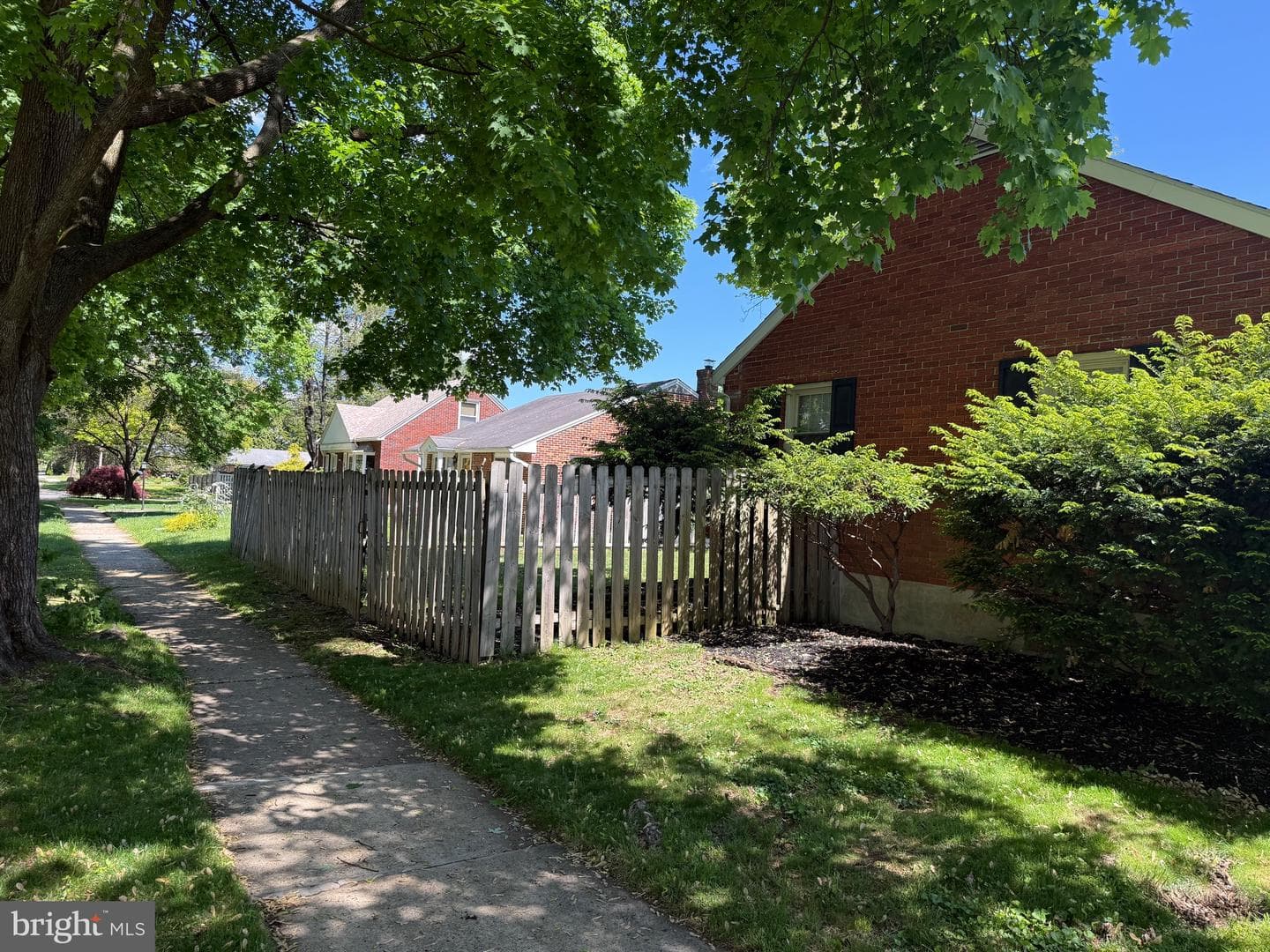 849 N Arch Street photo 26