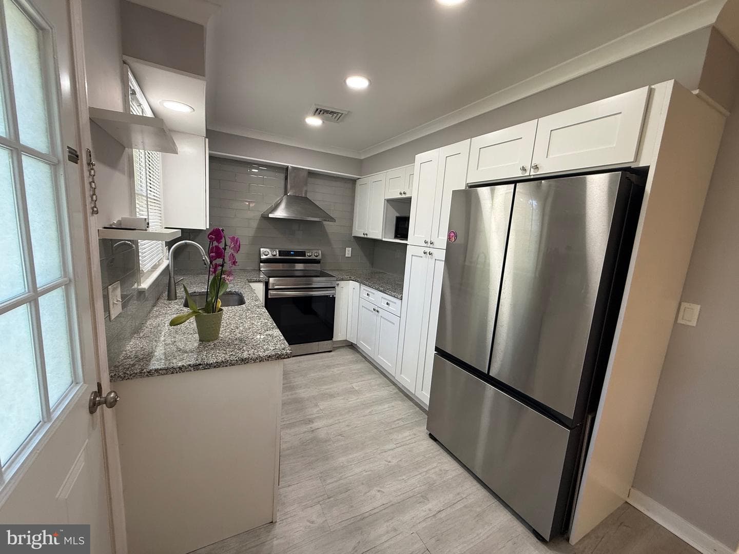849 N Arch Street photo 8