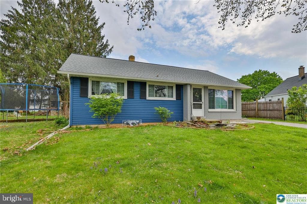 2840 W South Street photo 3