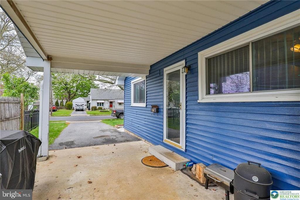 2840 W South Street photo 39