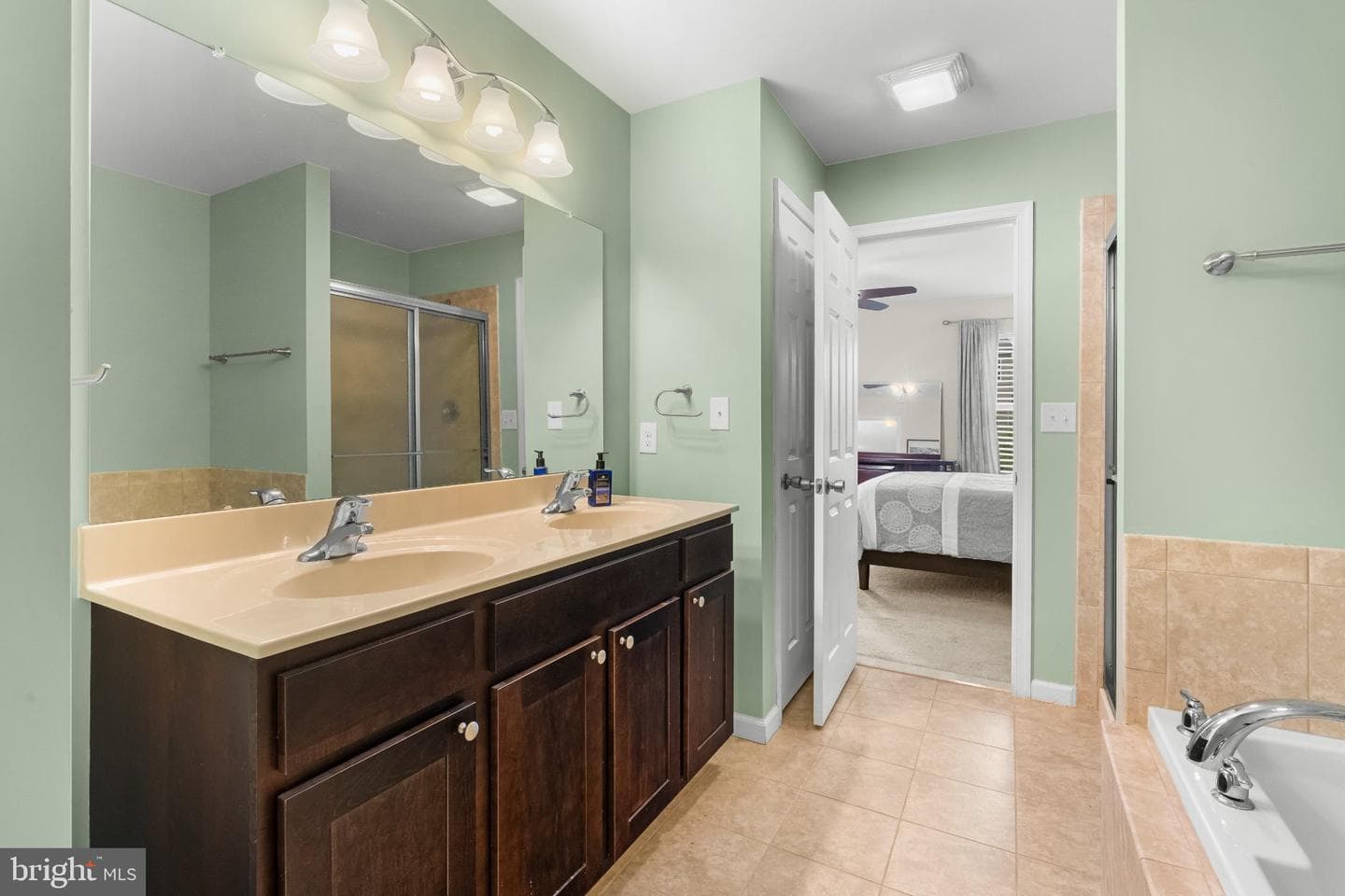 9701 Viceroy photo 23