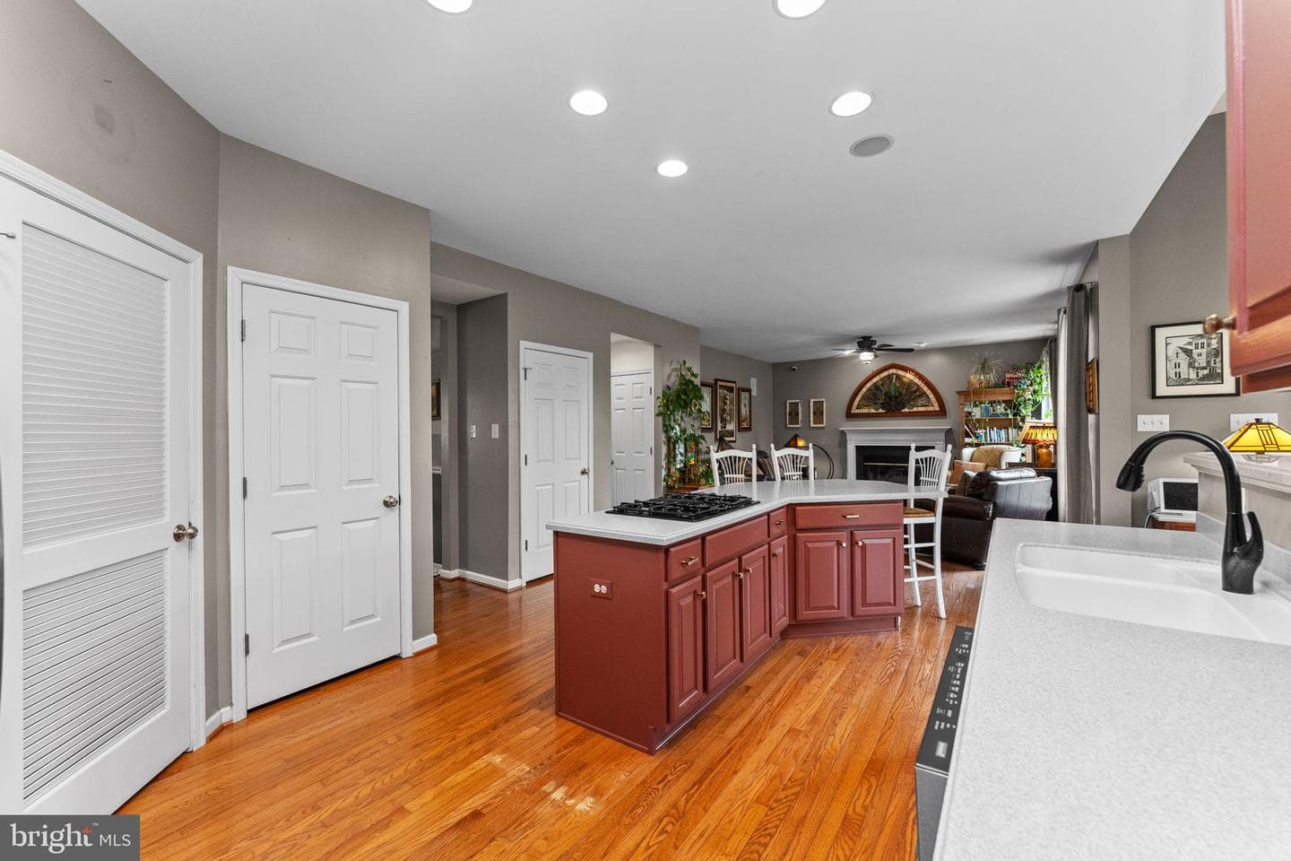 6991 Tuscany photo 14