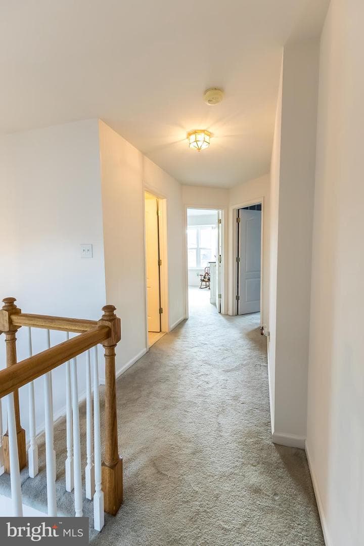 323 Surrey Place photo 22