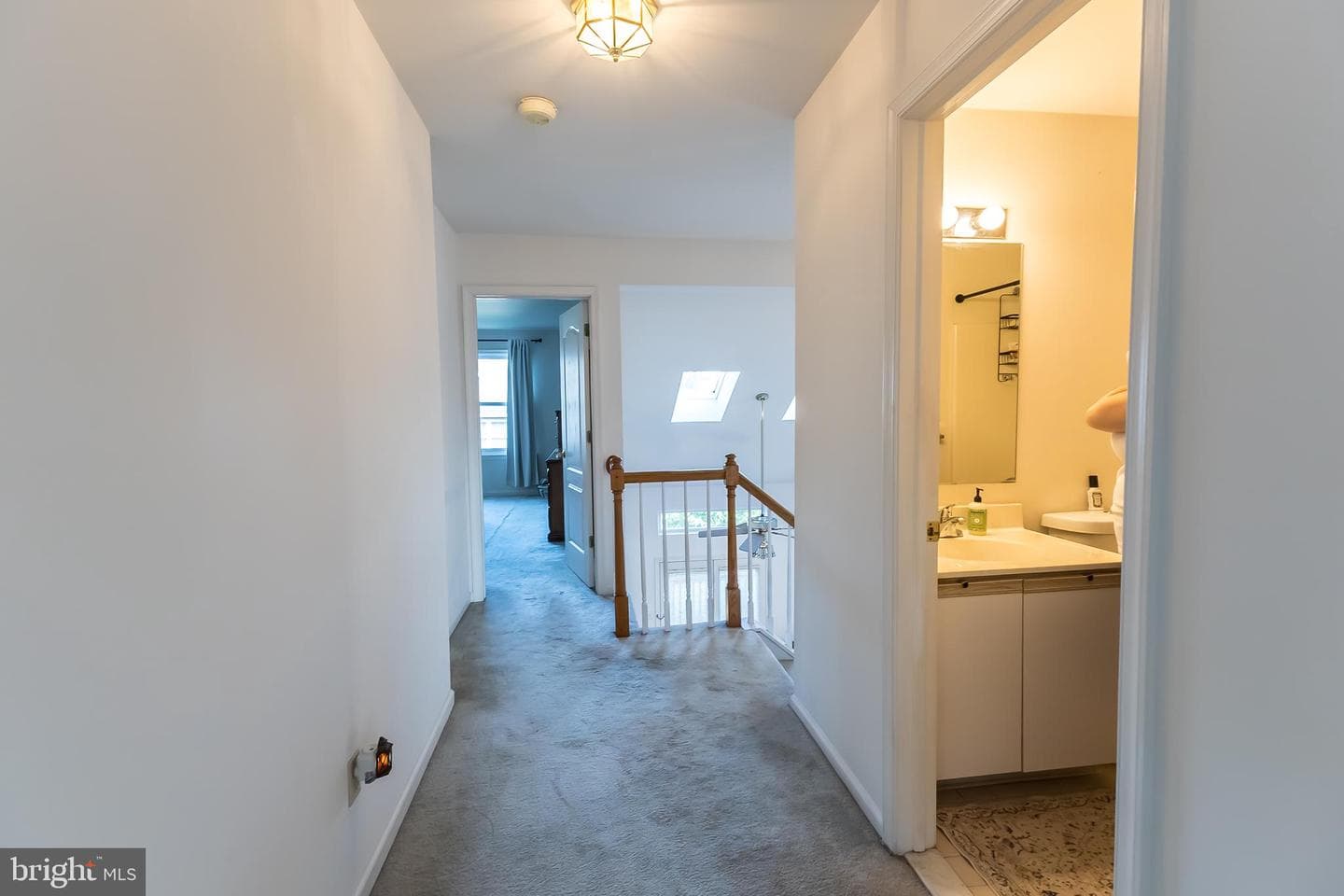 323 Surrey Place photo 23