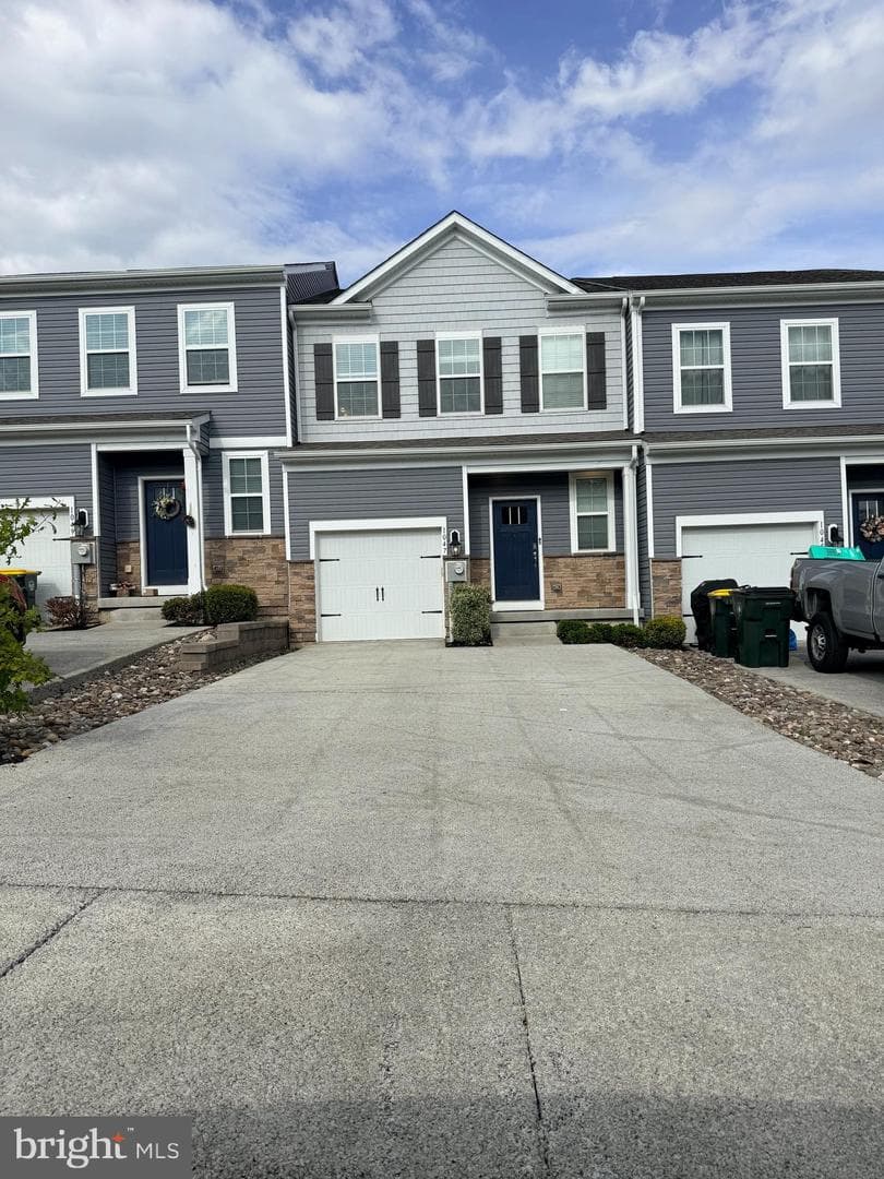 1047 Turnstone Drive photo 1