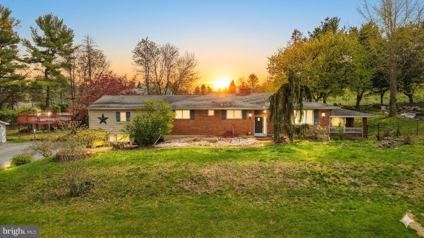 1042 Neffs Laurys Road, Schnecksville
