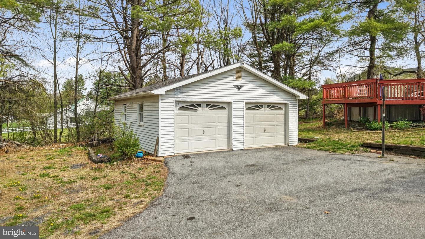 1042 Neffs Laurys Road photo 4