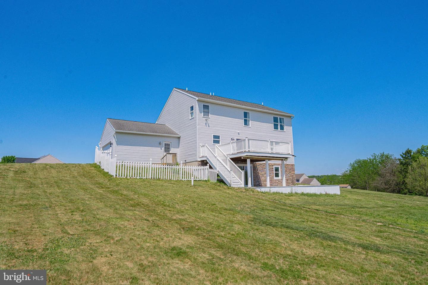 385 Farmington Road photo 58