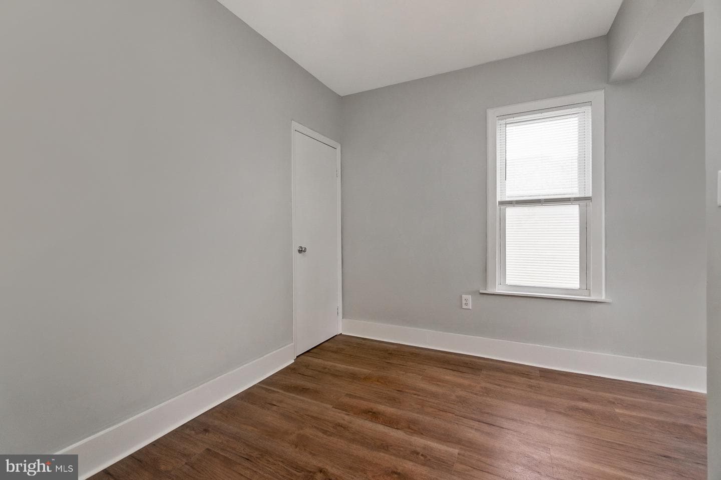 746 Front photo 43