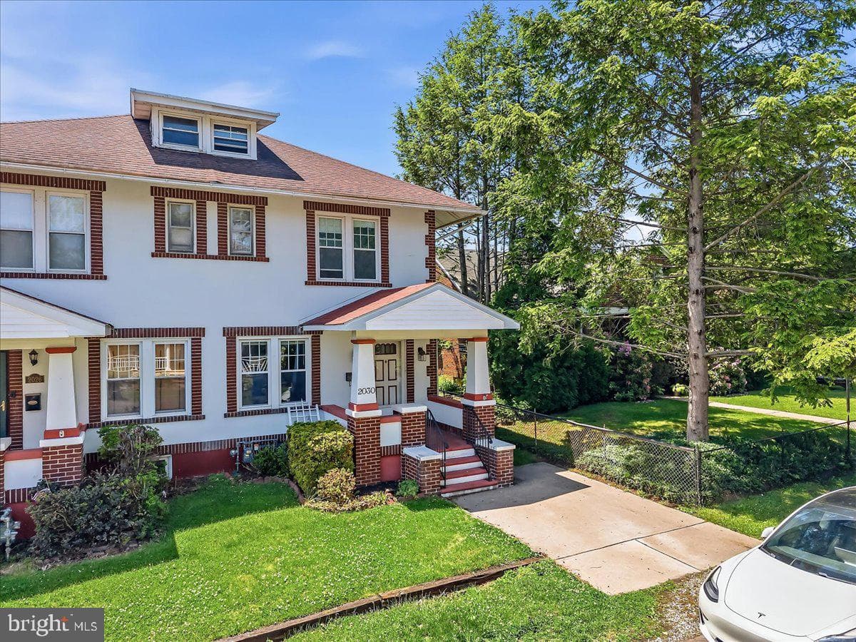 2030 Lawfer Avenue photo 2