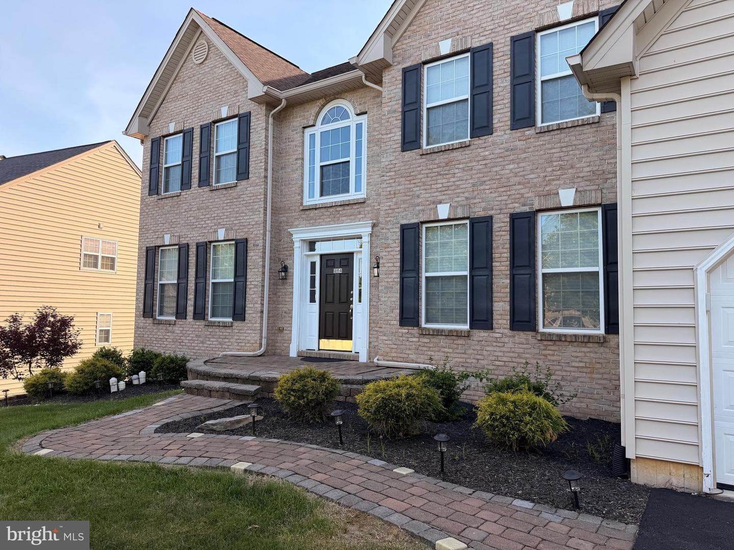 894 Yorkshire Drive photo 4
