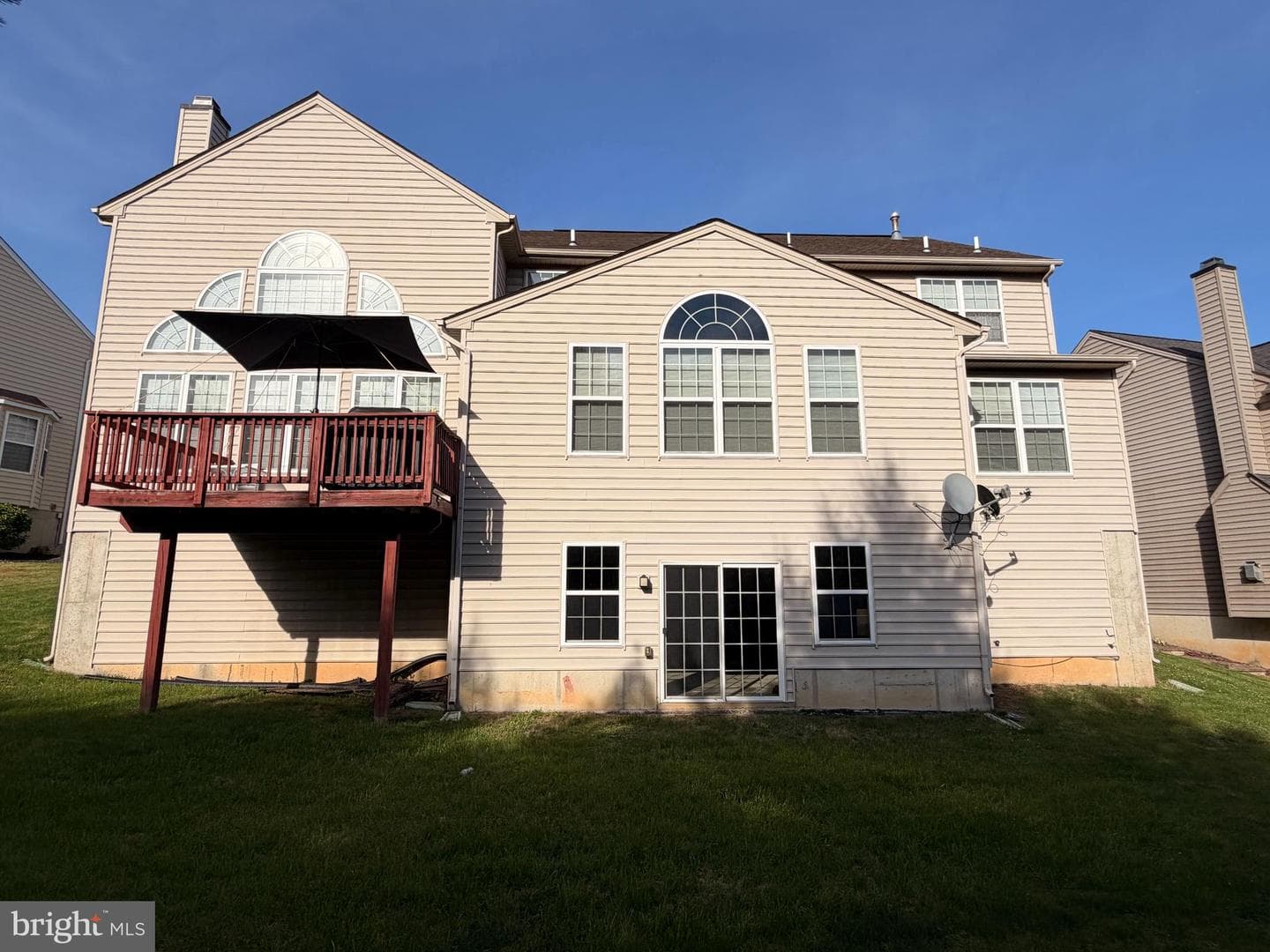 894 Yorkshire Drive photo 7