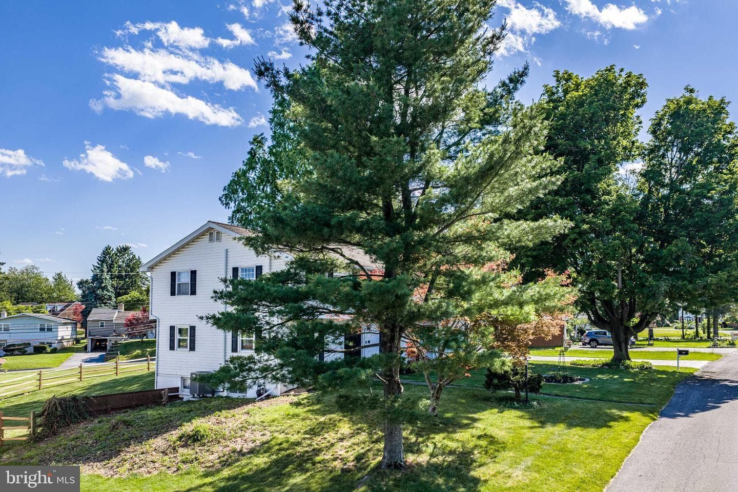 3146 Club Drive photo 4