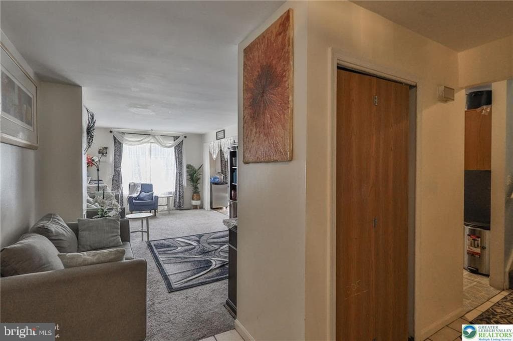 6411 Pioneer Drive photo 16