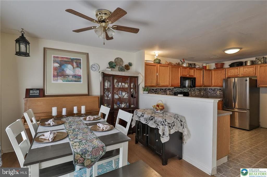 6411 Pioneer Drive photo 22