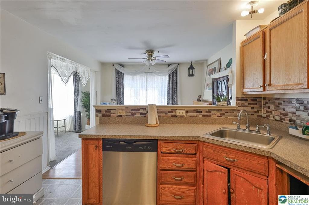 6411 Pioneer Drive photo 28