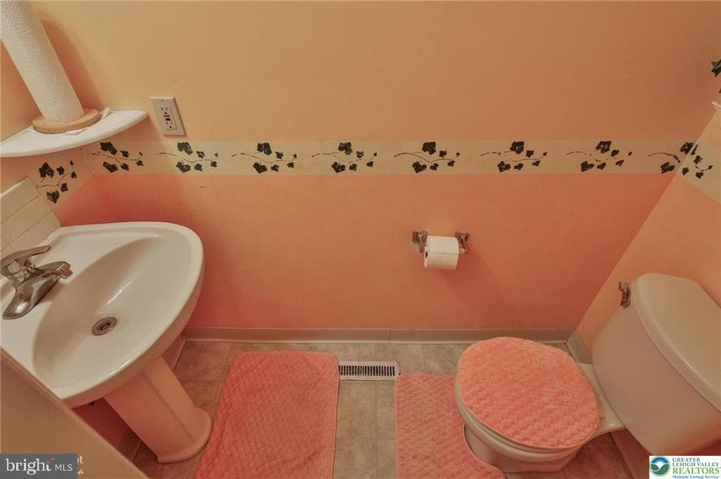 6411 Pioneer Drive photo 30
