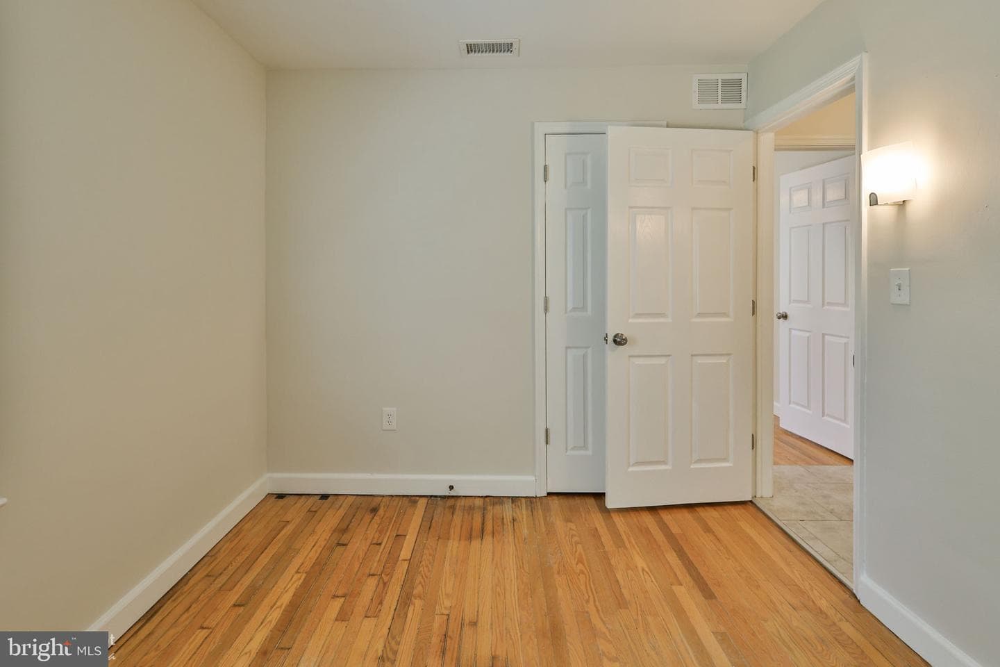 250 Adrain Street photo 14