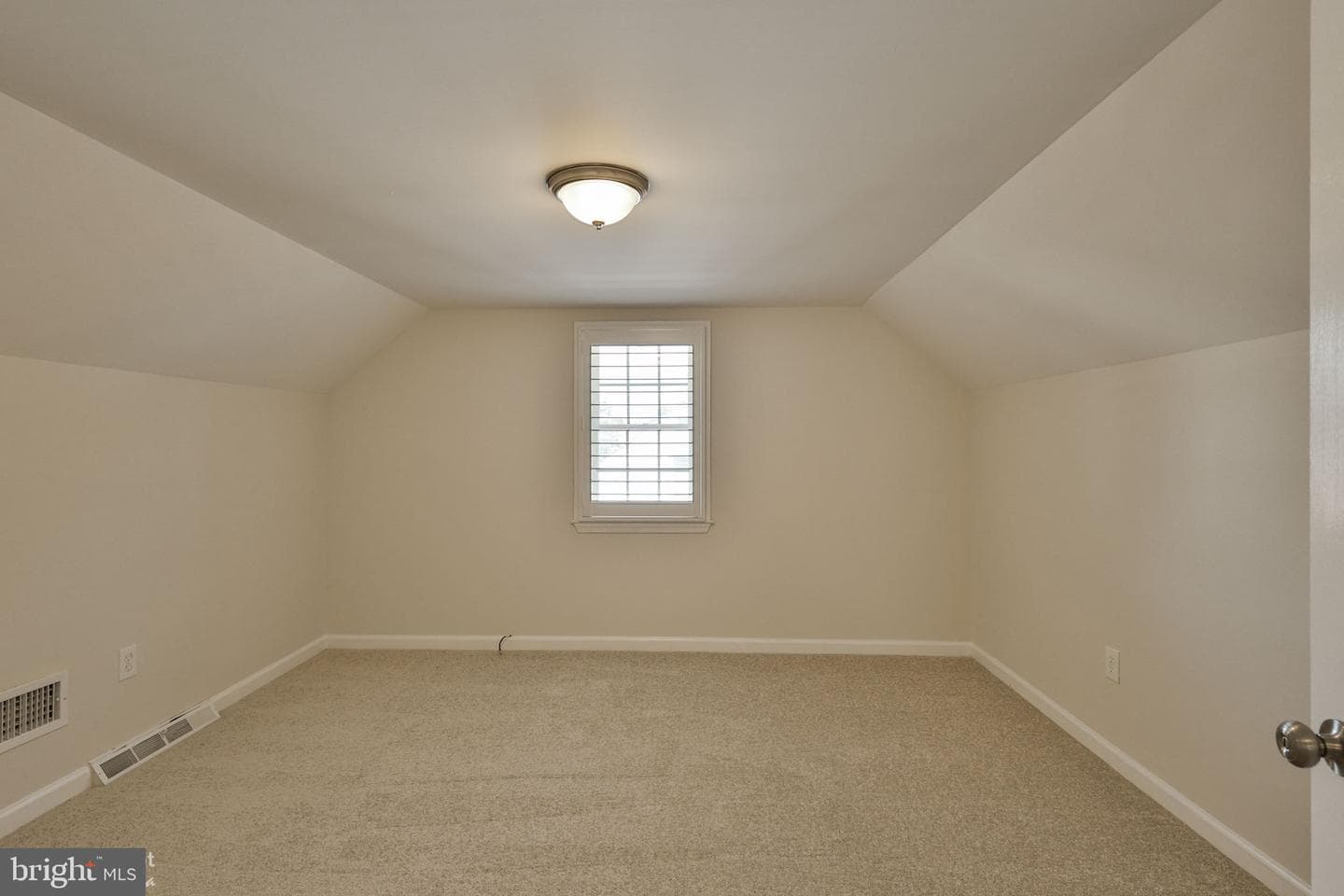 250 Adrain Street photo 16