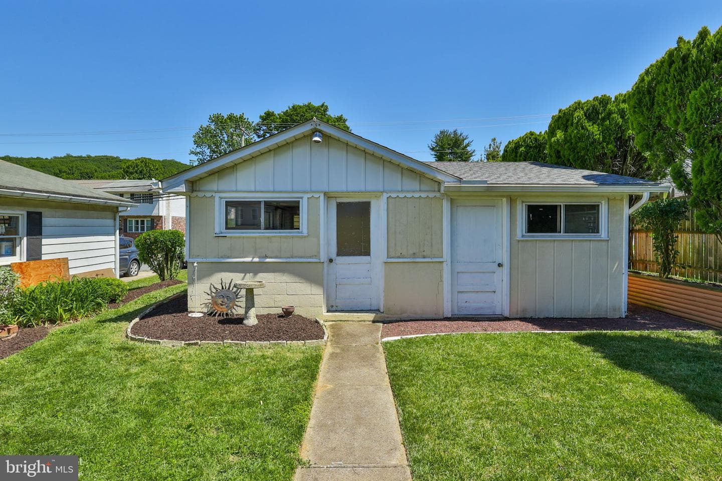 250 Adrain Street photo 23