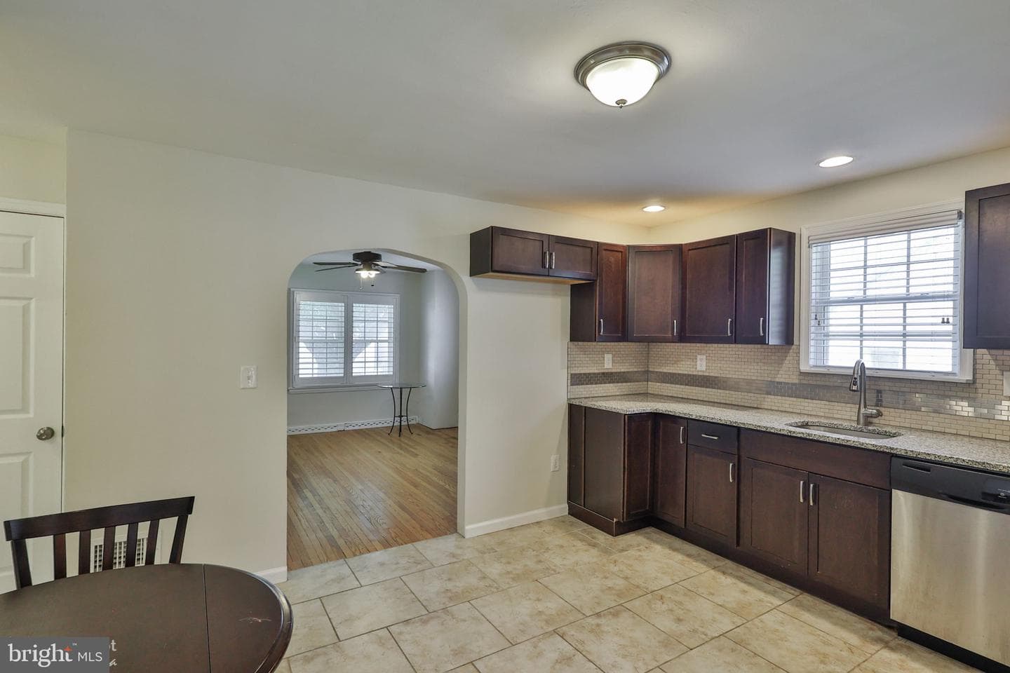 250 Adrain Street photo 9