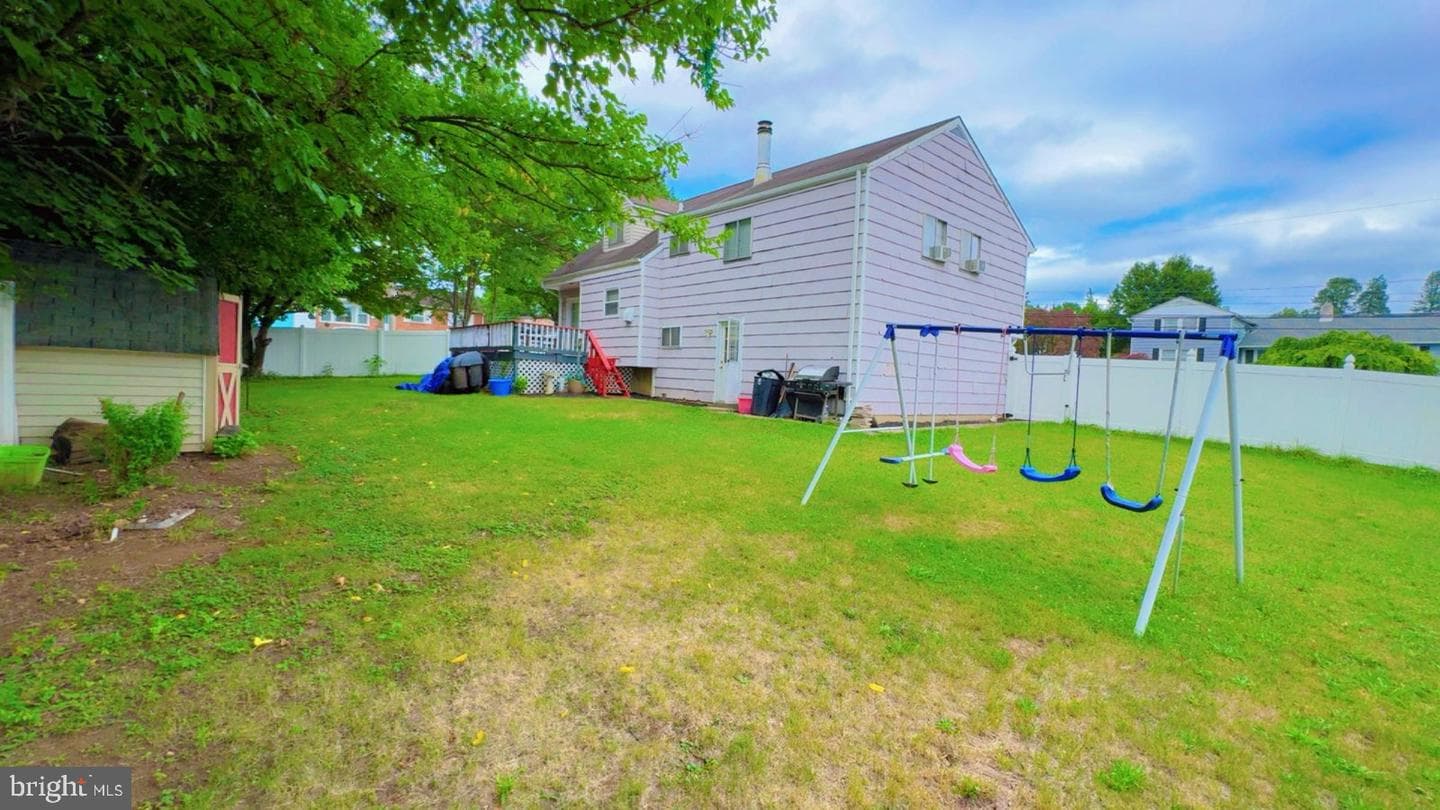 511 E Harrison Street photo 46