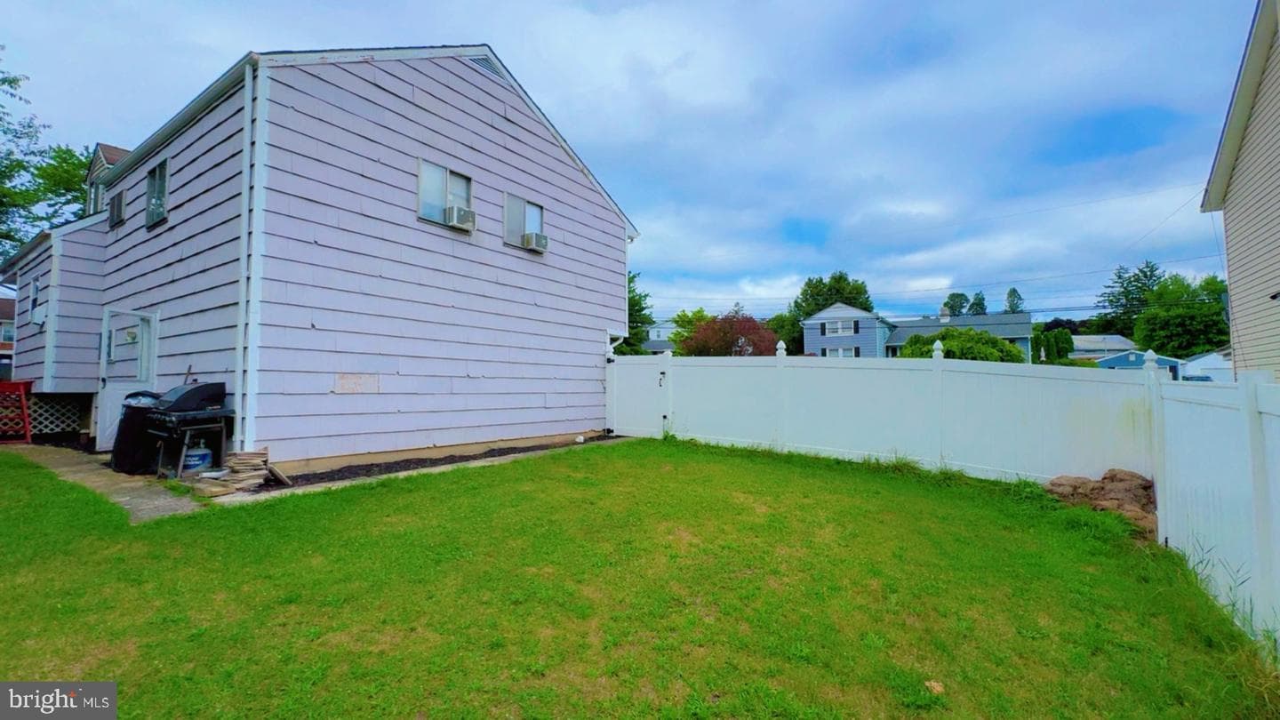 511 E Harrison Street photo 51