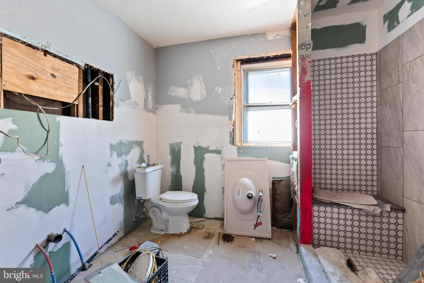927 W Wyoming Street photo 4