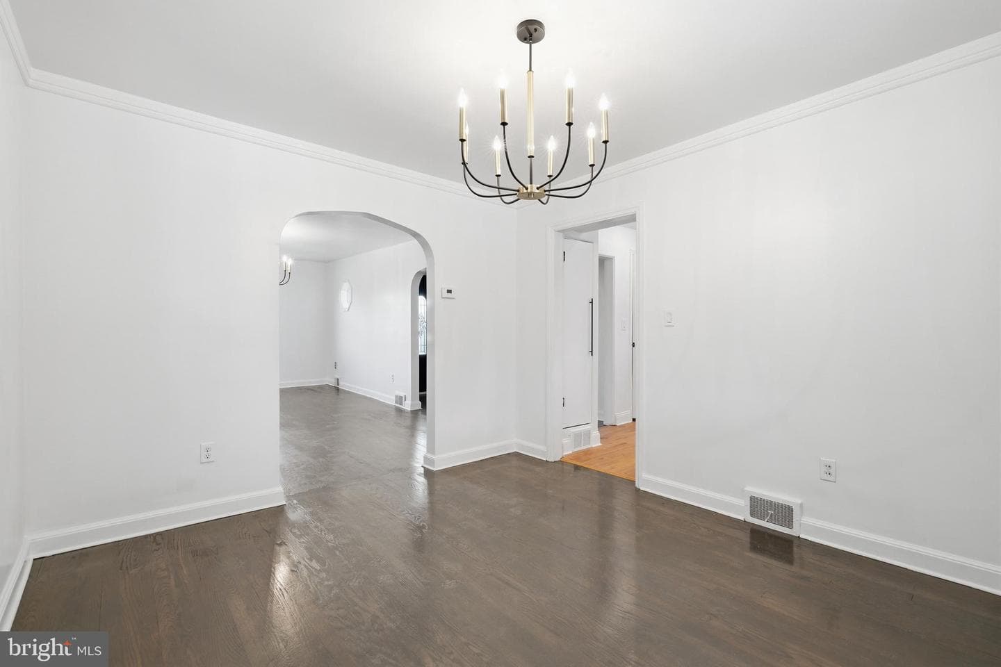 1138 E Tremont Street photo 22