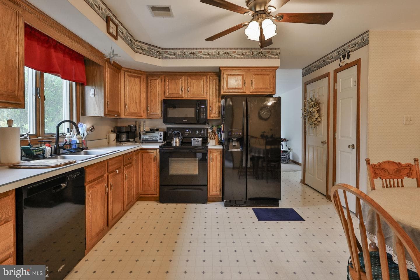 7049 Carriage Drive photo 11