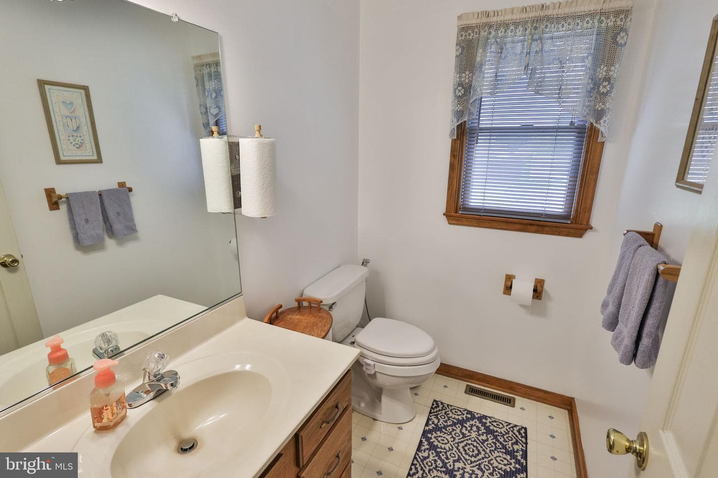 7049 Carriage Drive photo 14