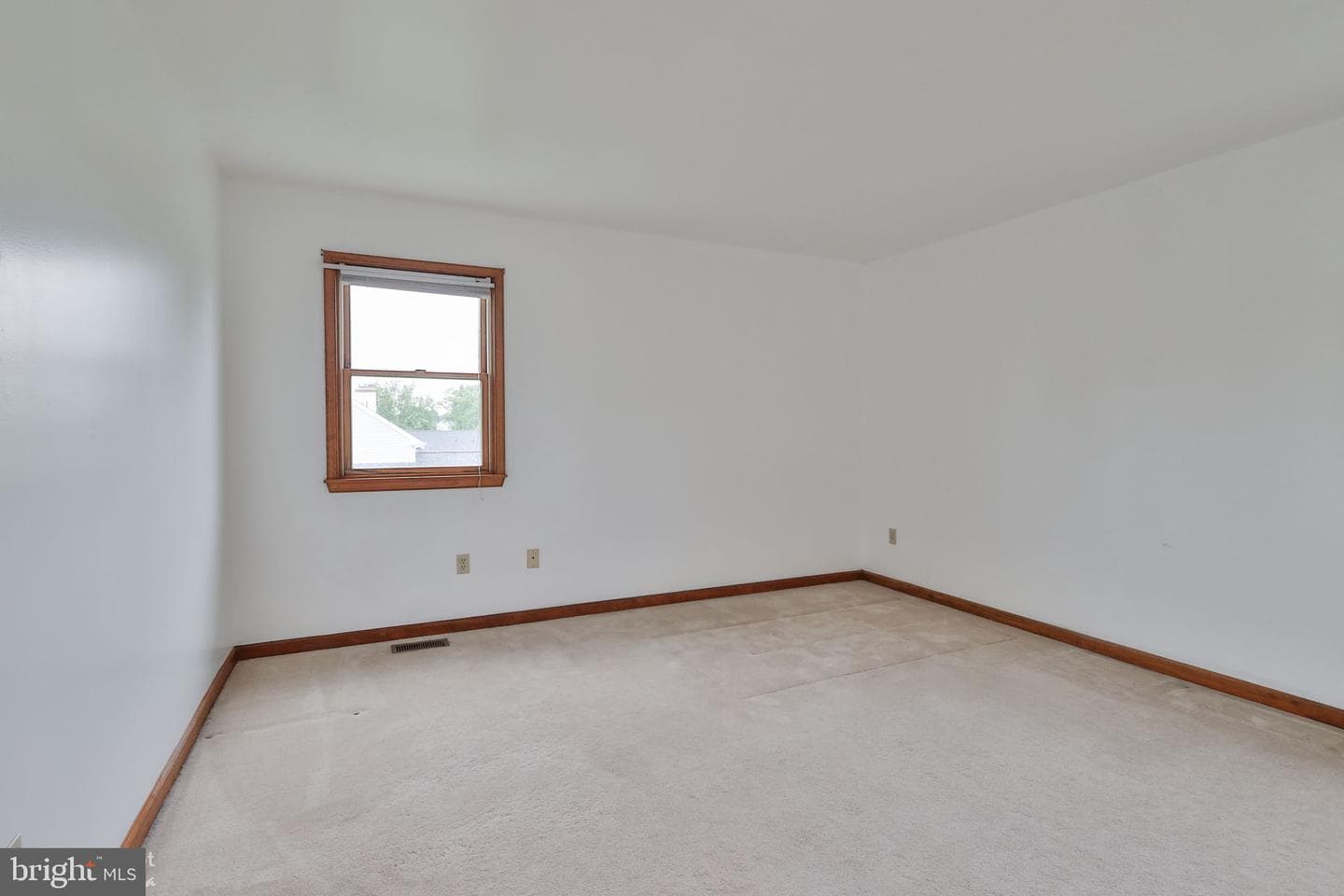 7049 Carriage Drive photo 20