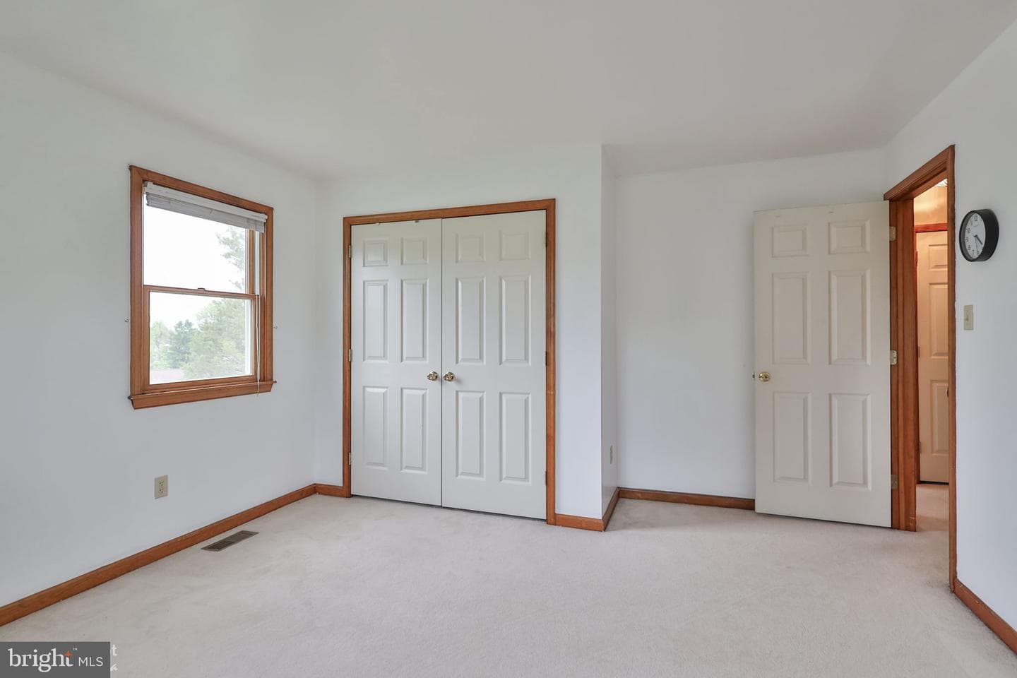 7049 Carriage Drive photo 27