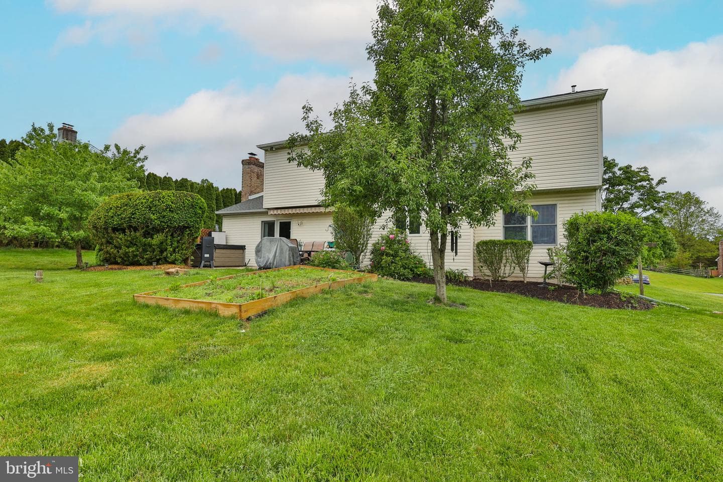 7049 Carriage Drive photo 36