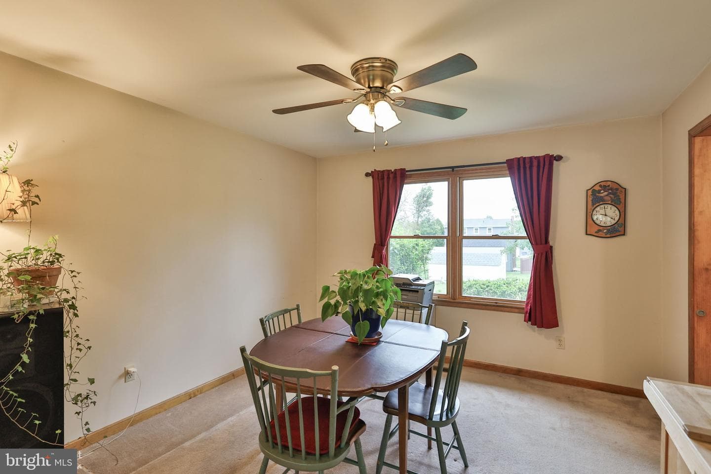 7049 Carriage Drive photo 9
