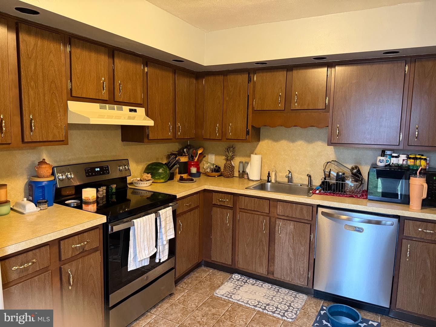 243 Wood Street photo 8