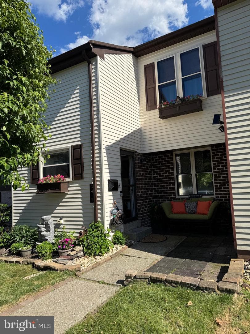 3412 Colonial Court