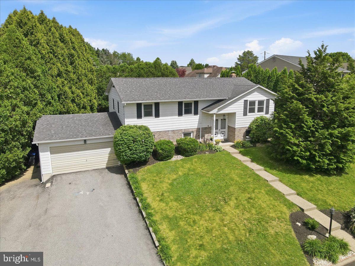 2705 Andrea Drive photo 3