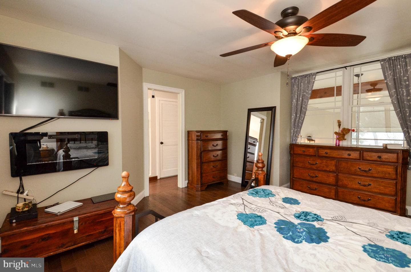5061 Wendi Drive W photo 22