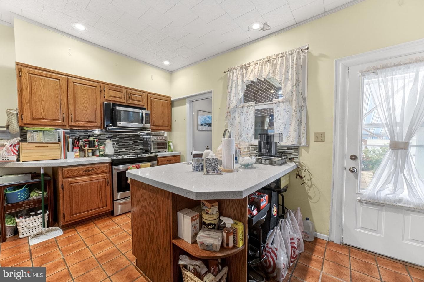2218 W Tilghman Street photo 8
