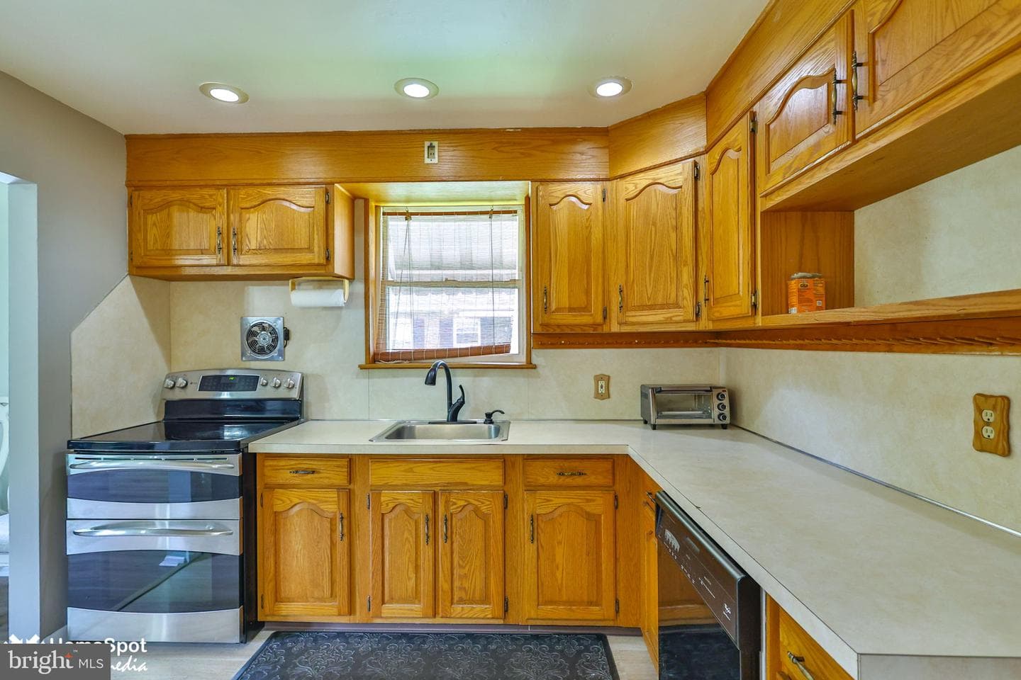 944 N Broad Street photo 13