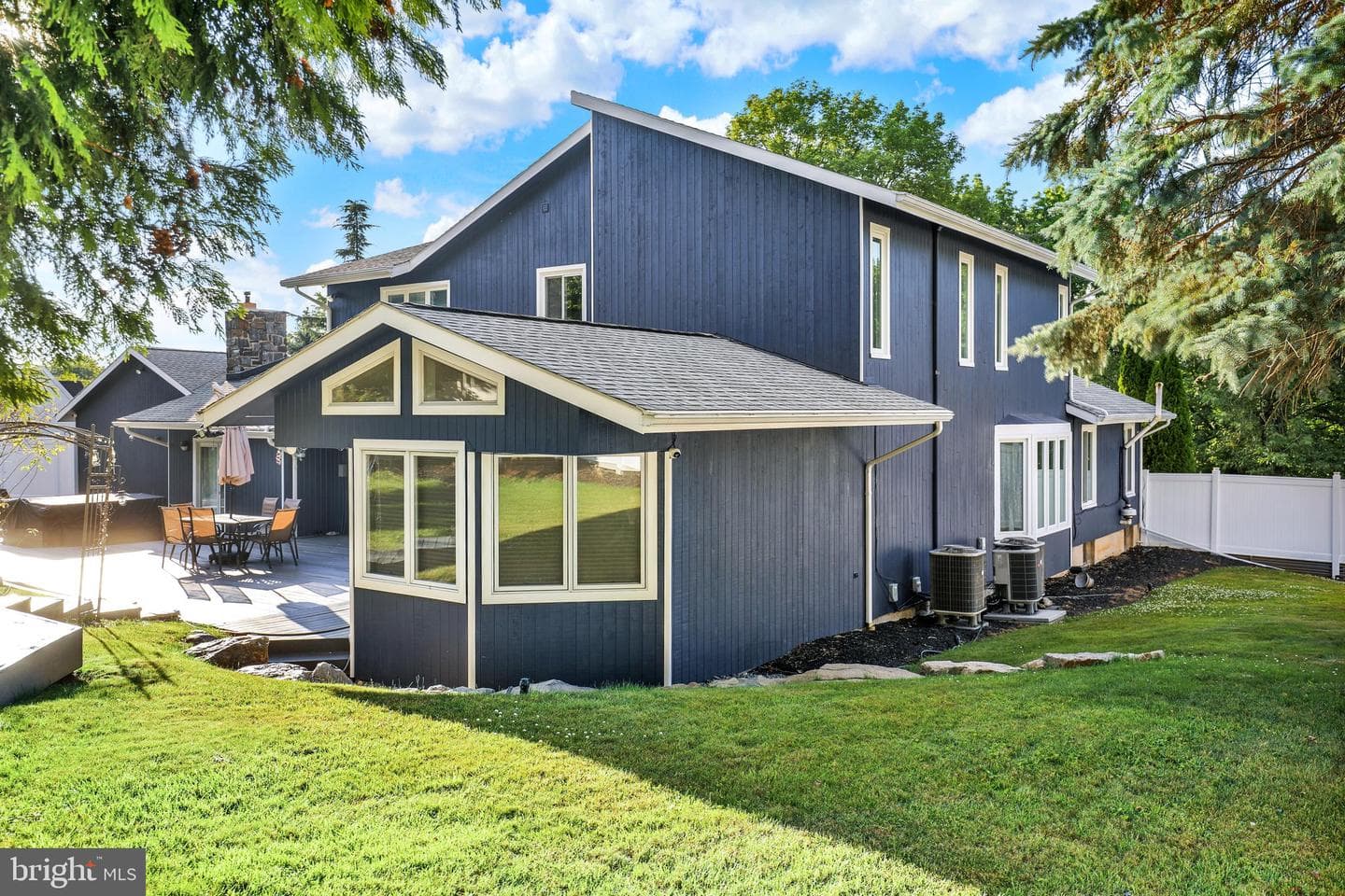 2210 Greenwood Road photo 46