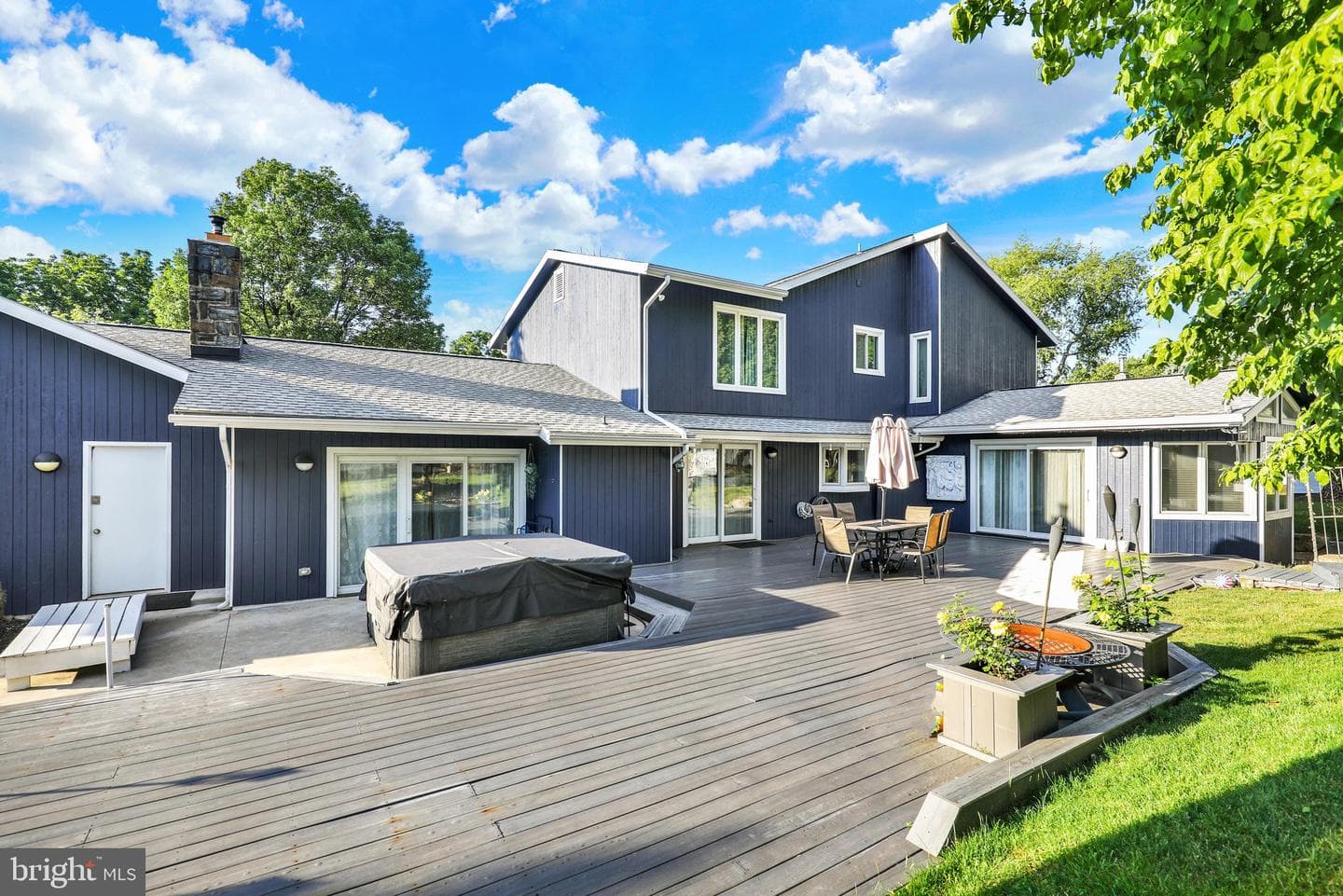 2210 Greenwood Road photo 48