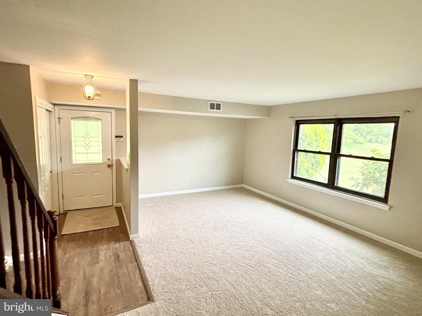 1726 Saratoga Court photo 3