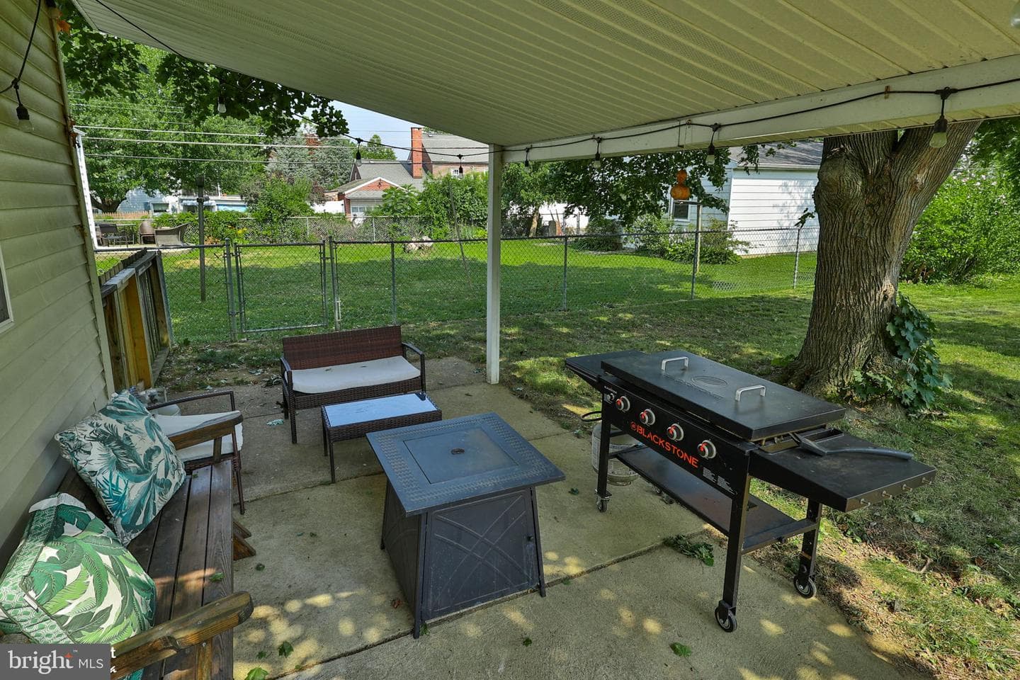 2310 E Woodlawn Street photo 42