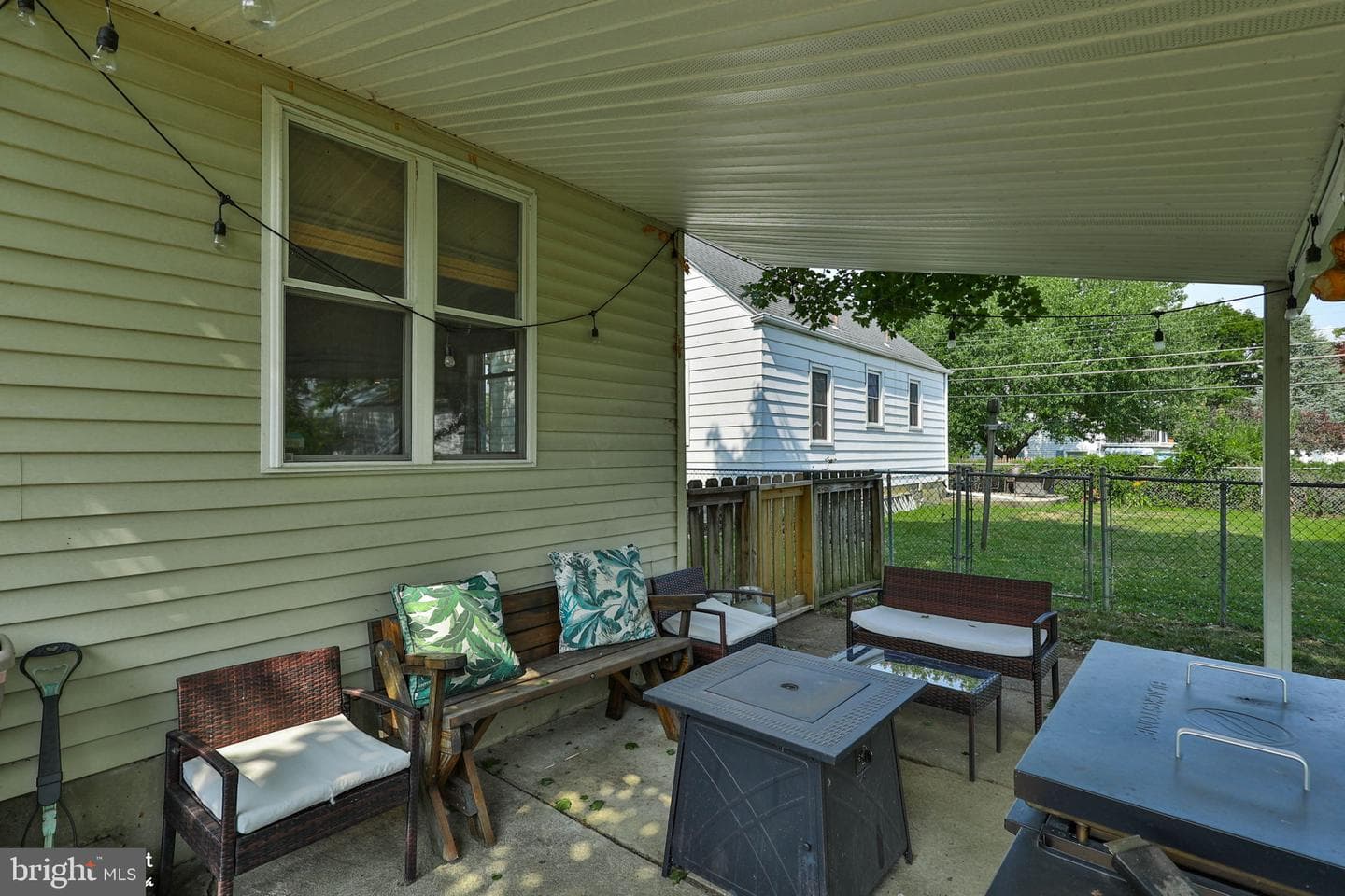 2310 E Woodlawn Street photo 43