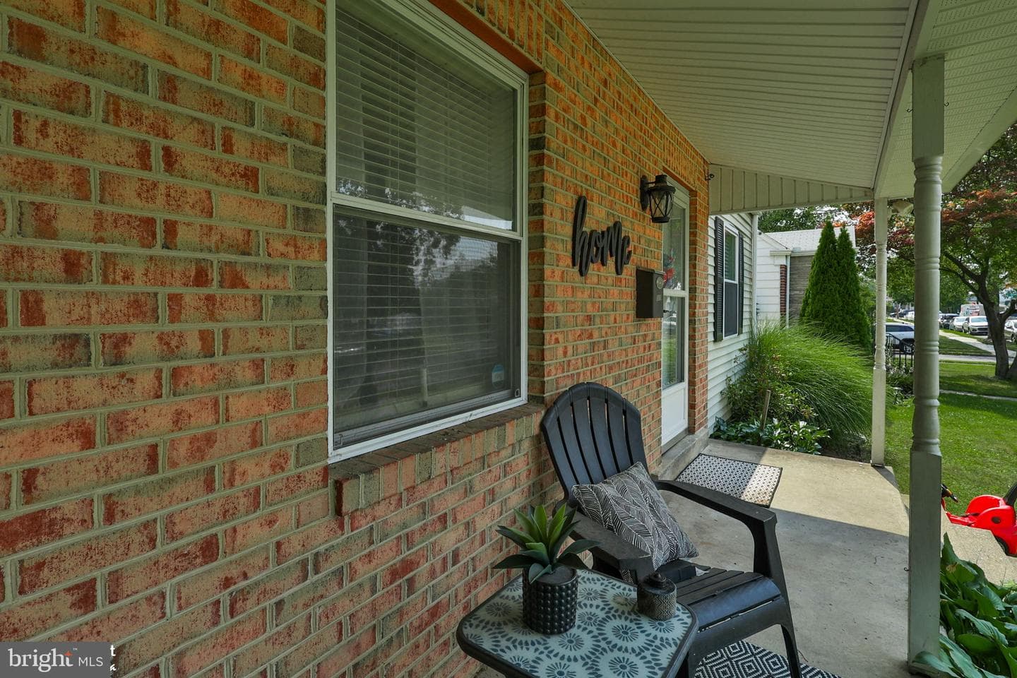 2310 E Woodlawn Street photo 6