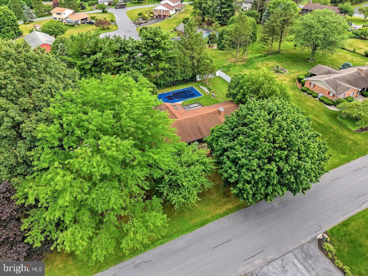 5429 Curtis Drive photo 4