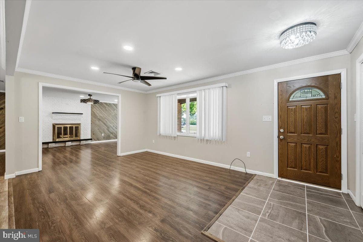 5429 Curtis Drive photo 6