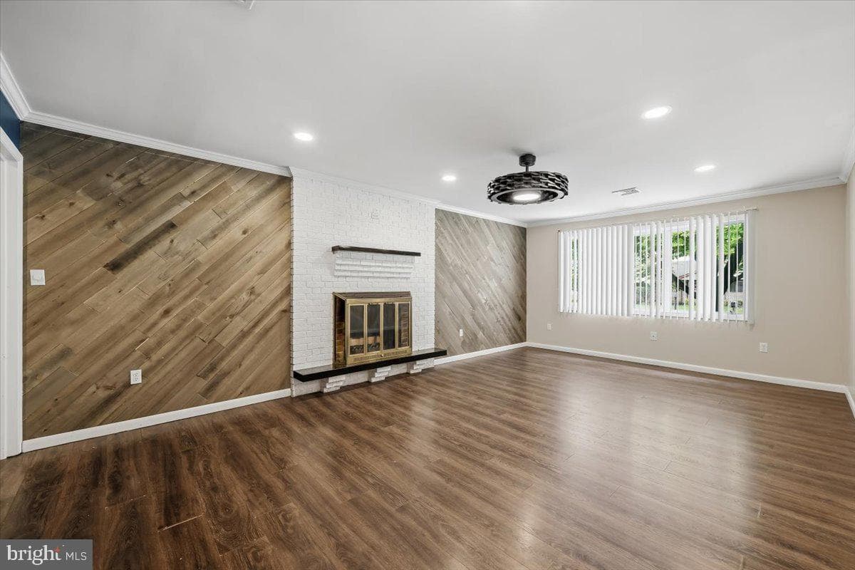 5429 Curtis Drive photo 8